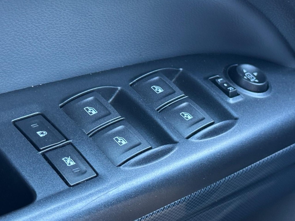 Chevrolet Colorado Vehicle Full-screen Gallery Image 21