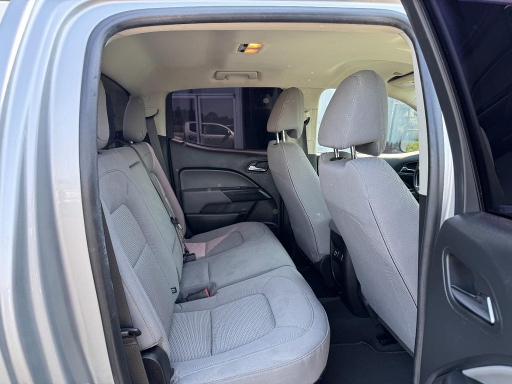 Chevrolet Colorado Vehicle Full-screen Gallery Image 10
