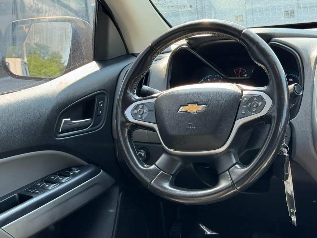 Chevrolet Colorado Vehicle Full-screen Gallery Image 12