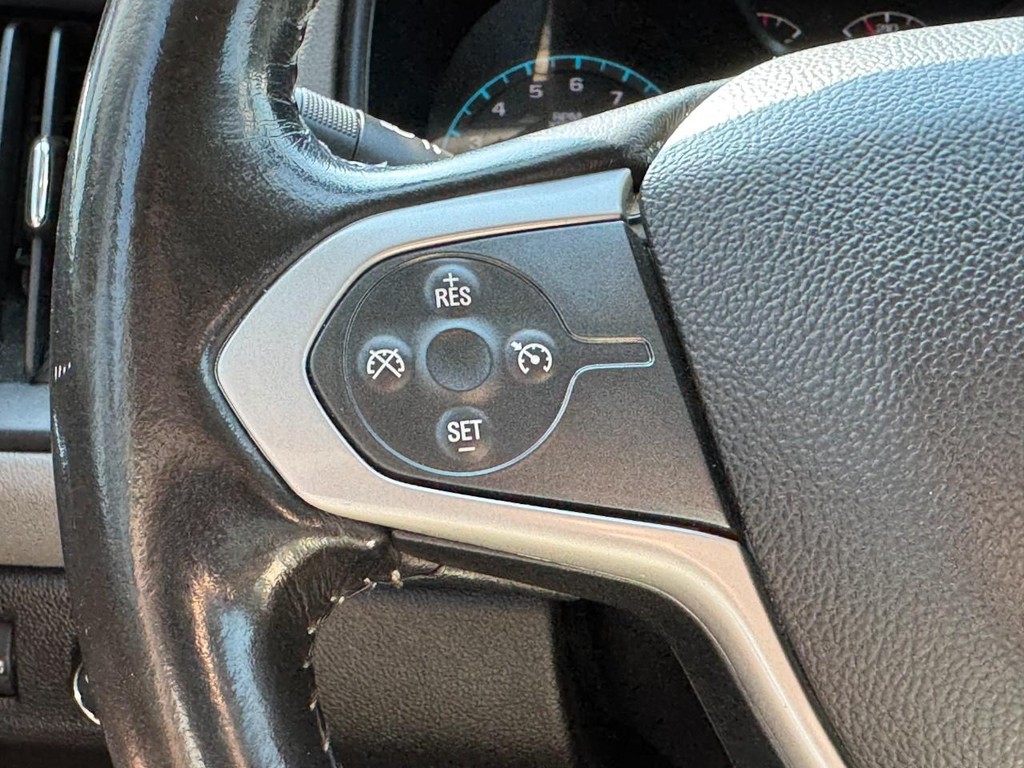 Chevrolet Colorado Vehicle Full-screen Gallery Image 16