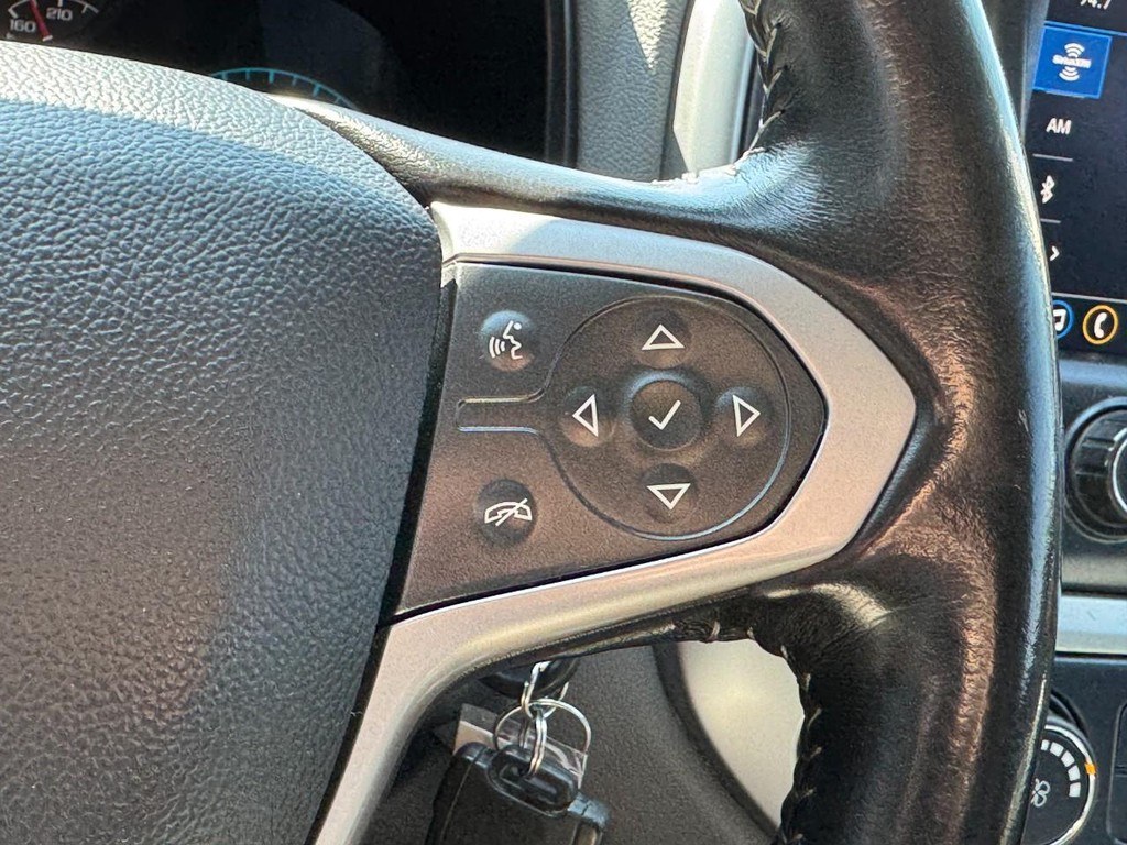 Chevrolet Colorado Vehicle Full-screen Gallery Image 17
