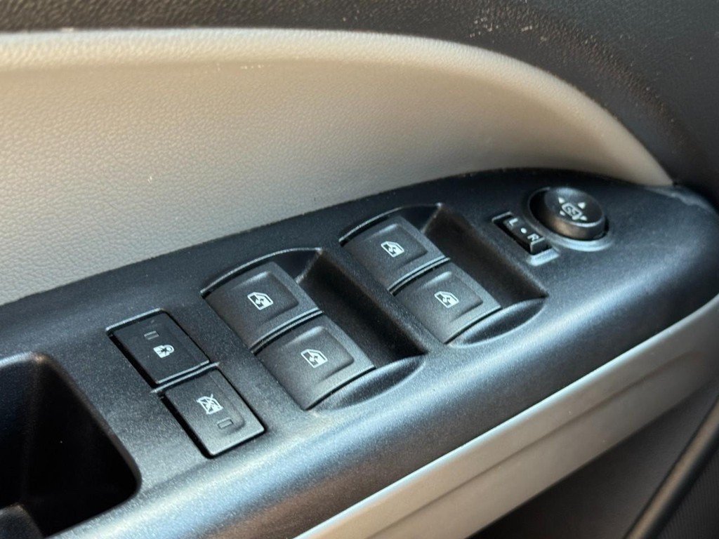 Chevrolet Colorado Vehicle Full-screen Gallery Image 21