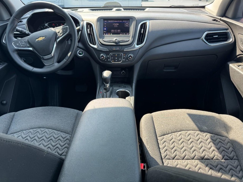 Chevrolet Equinox Vehicle Full-screen Gallery Image 06