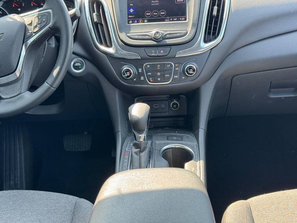 Chevrolet Equinox Vehicle Full-screen Gallery Image 09