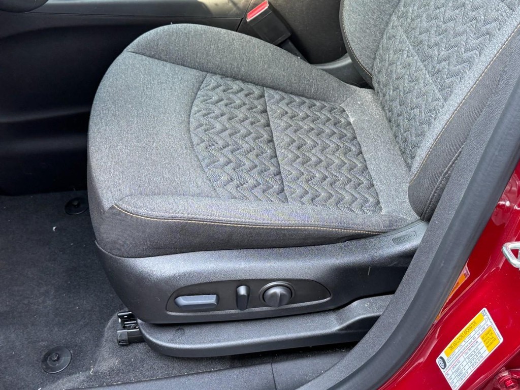Chevrolet Equinox Vehicle Full-screen Gallery Image 17