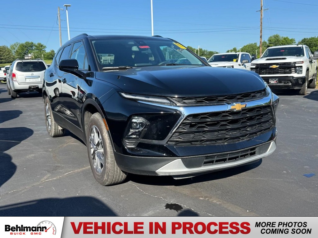 Chevrolet Blazer Vehicle Full-screen Gallery Image 01