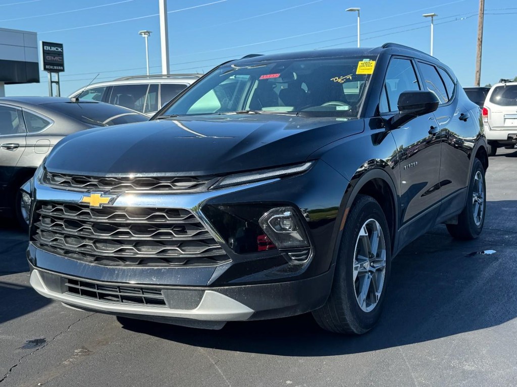 Chevrolet Blazer Vehicle Full-screen Gallery Image 02