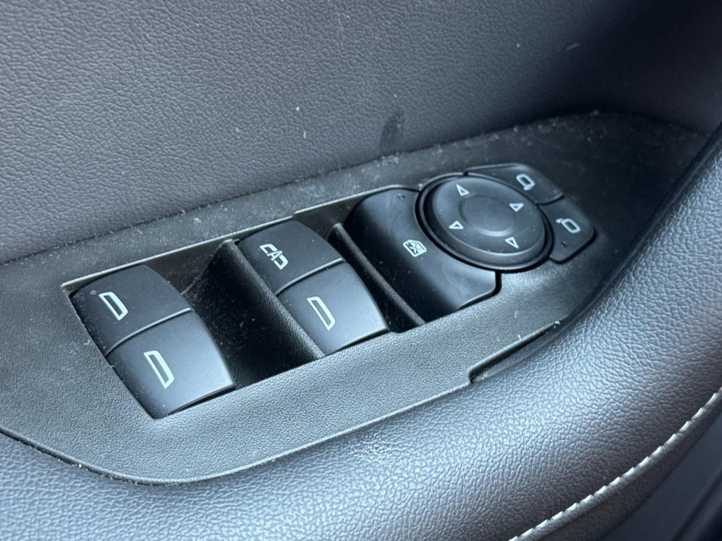 Chevrolet Blazer Vehicle Full-screen Gallery Image 21