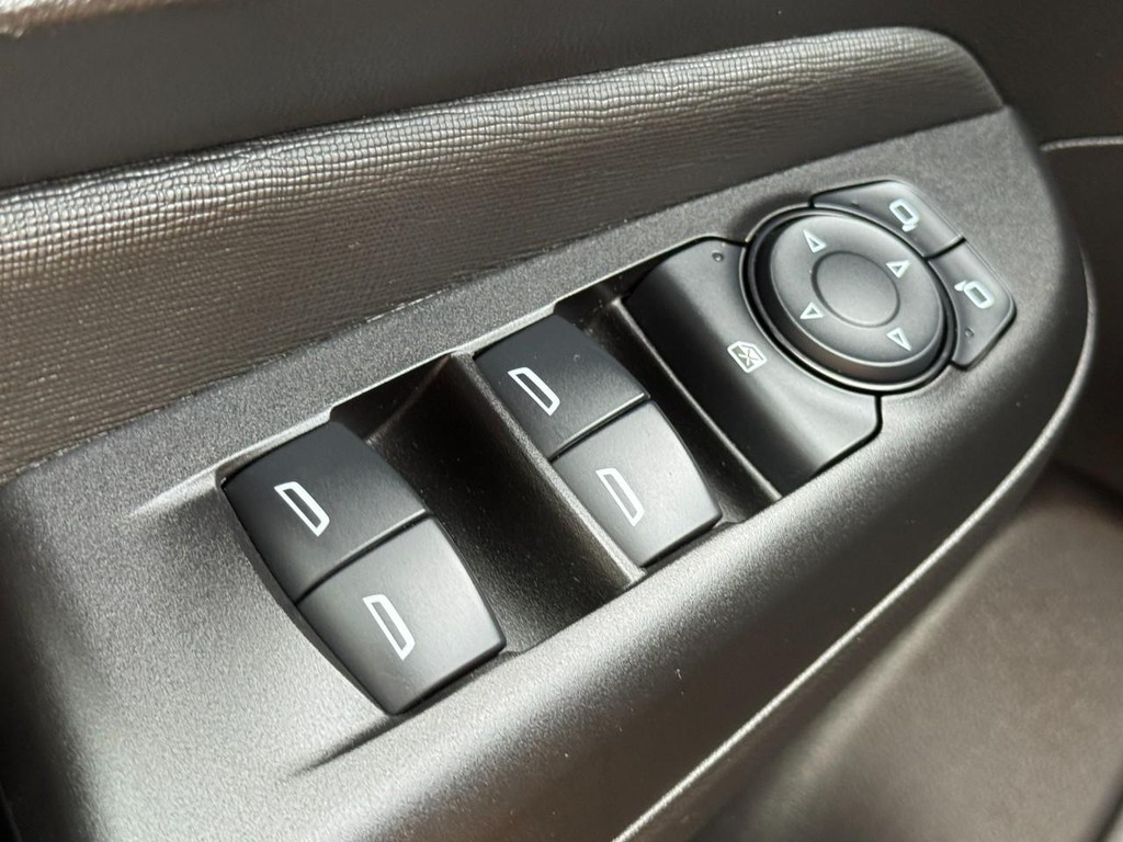 Buick Envista Vehicle Full-screen Gallery Image 21