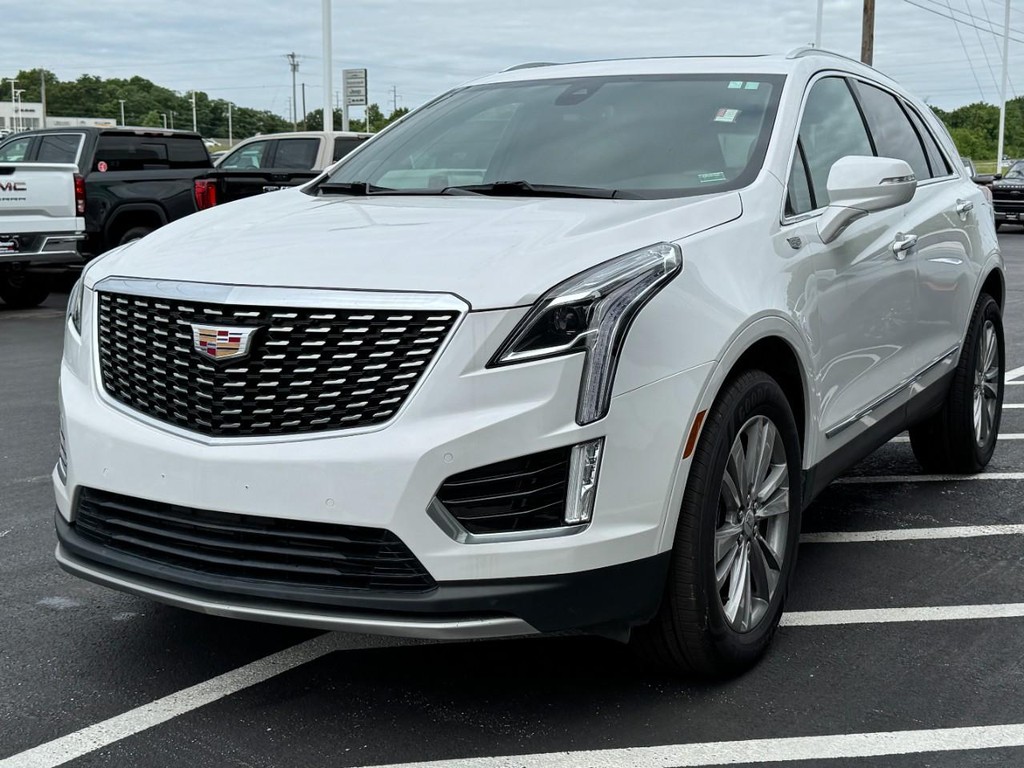 Cadillac XT5 Vehicle Full-screen Gallery Image 08
