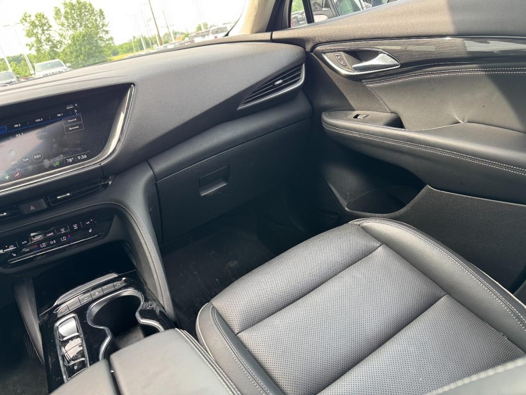 Buick Envision Vehicle Full-screen Gallery Image 15