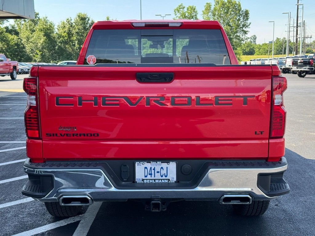 Chevrolet Silverado 1500 Vehicle Full-screen Gallery Image 04
