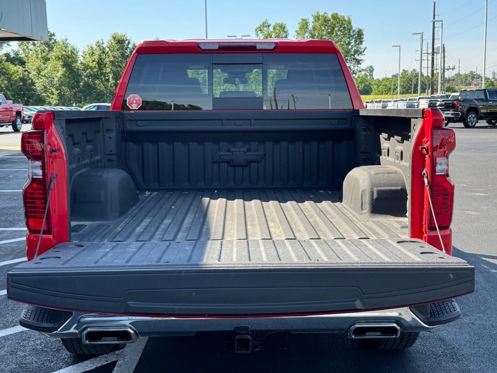 Chevrolet Silverado 1500 Vehicle Full-screen Gallery Image 06
