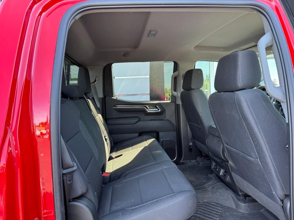 Chevrolet Silverado 1500 Vehicle Full-screen Gallery Image 12
