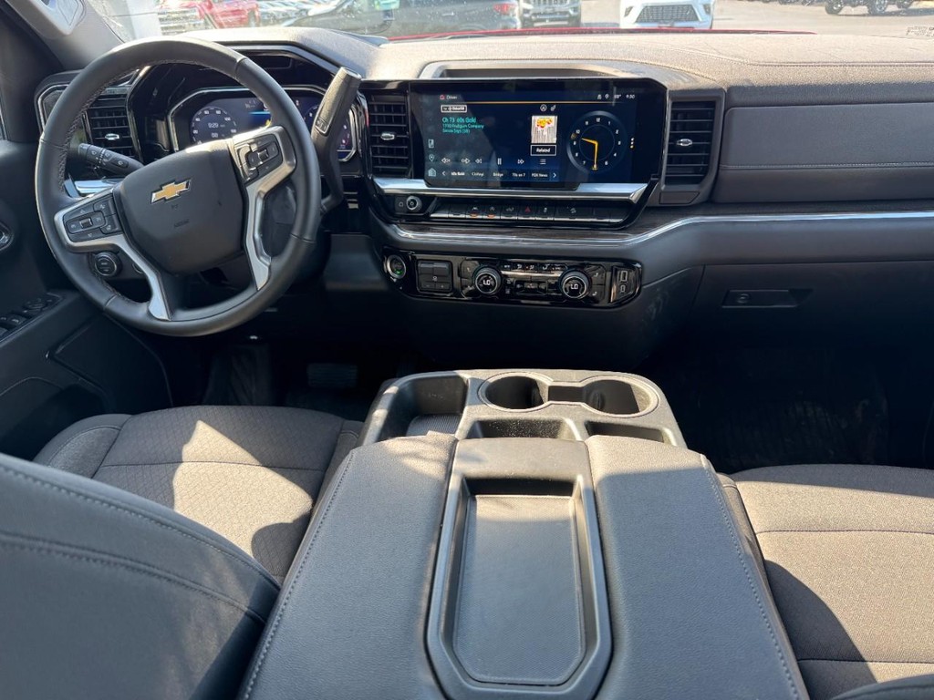 Chevrolet Silverado 1500 Vehicle Full-screen Gallery Image 13
