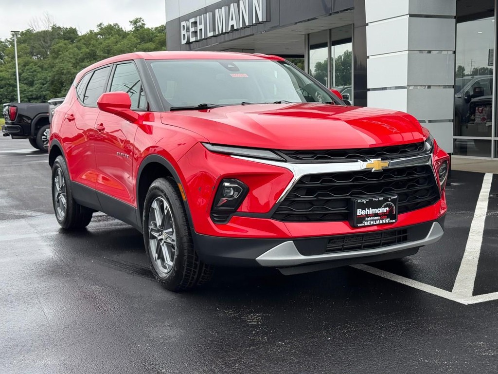 Chevrolet Blazer Vehicle Full-screen Gallery Image 02