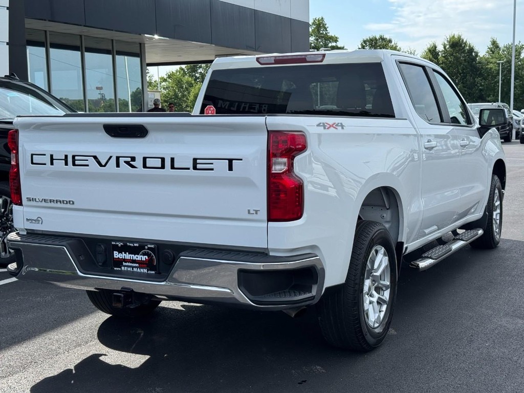 Chevrolet Silverado 1500 Vehicle Full-screen Gallery Image 03