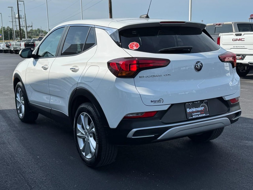 Buick Encore GX Vehicle Full-screen Gallery Image 06