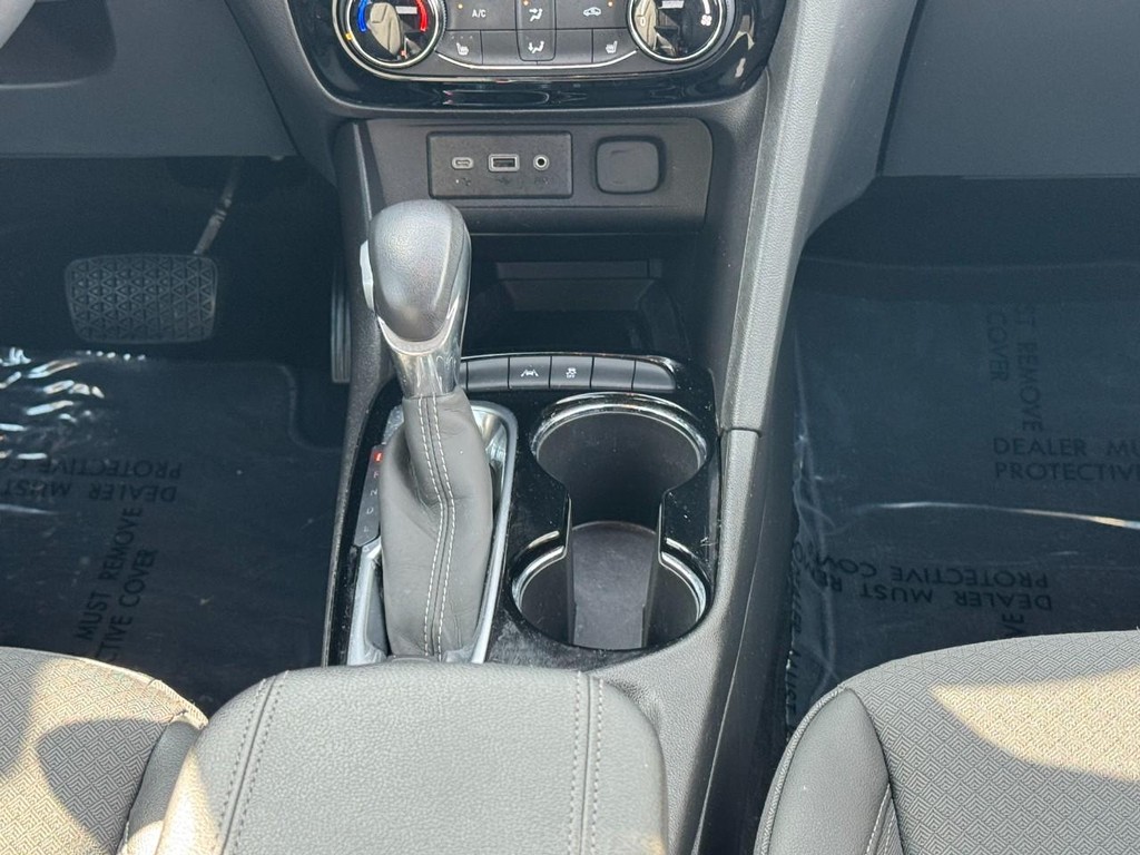 Buick Encore GX Vehicle Full-screen Gallery Image 14