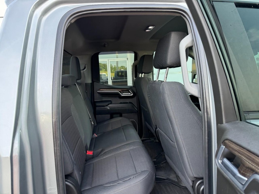 Chevrolet Silverado 1500 Vehicle Full-screen Gallery Image 10