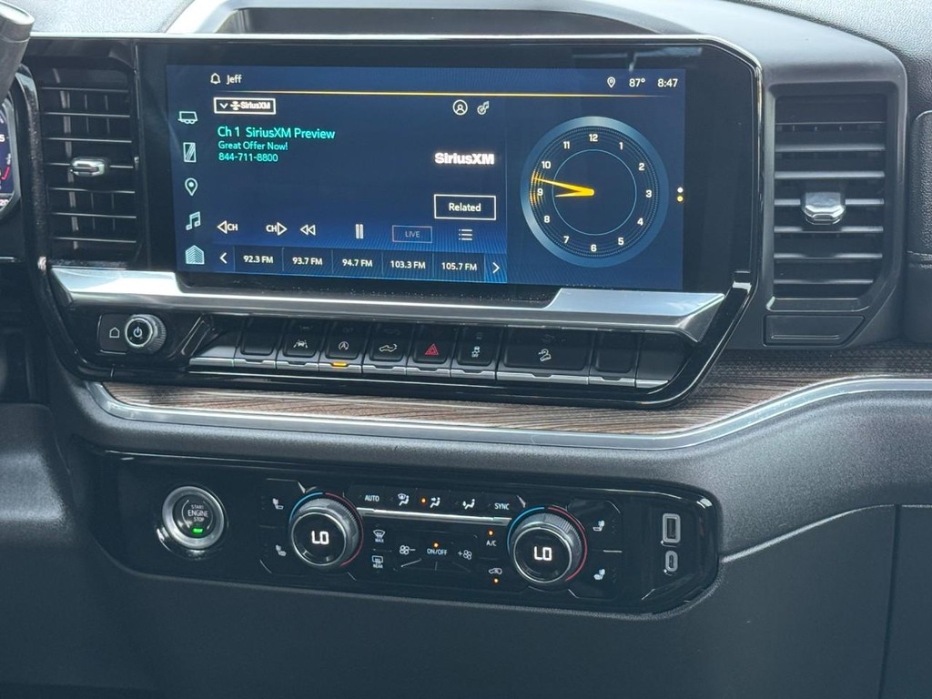 Chevrolet Silverado 1500 Vehicle Full-screen Gallery Image 13