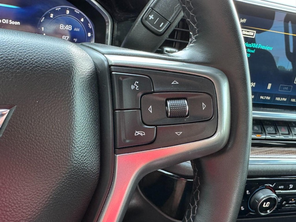 Chevrolet Silverado 1500 Vehicle Full-screen Gallery Image 17