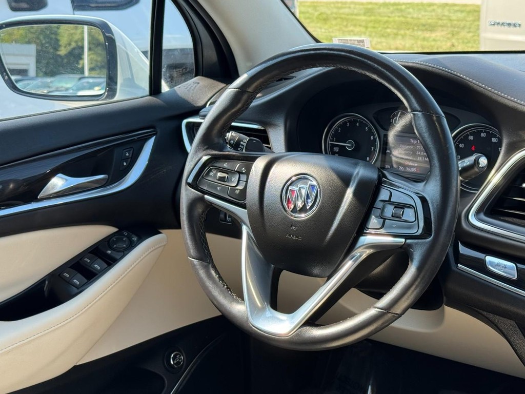 Buick Enclave Vehicle Full-screen Gallery Image 13