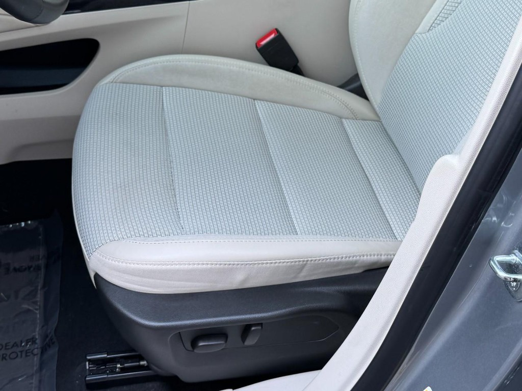 Buick Envision Vehicle Full-screen Gallery Image 23