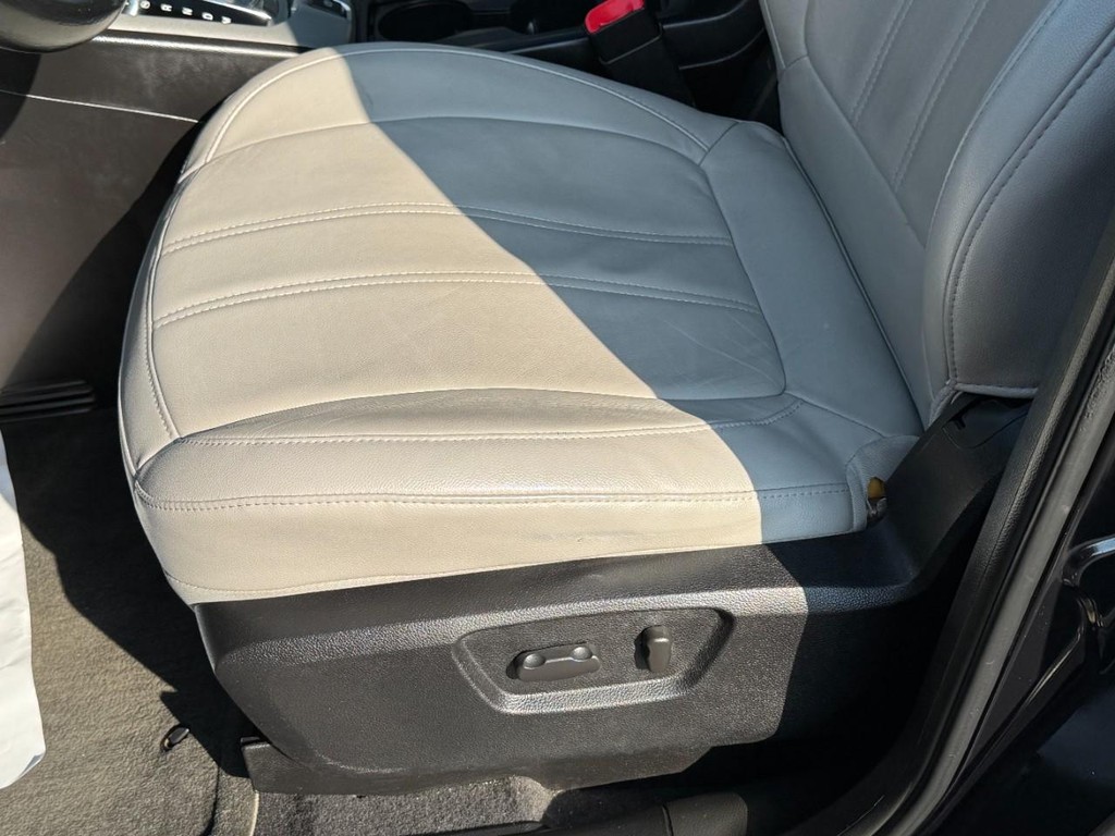 Chevrolet Captiva Sport Fleet Vehicle Full-screen Gallery Image 22