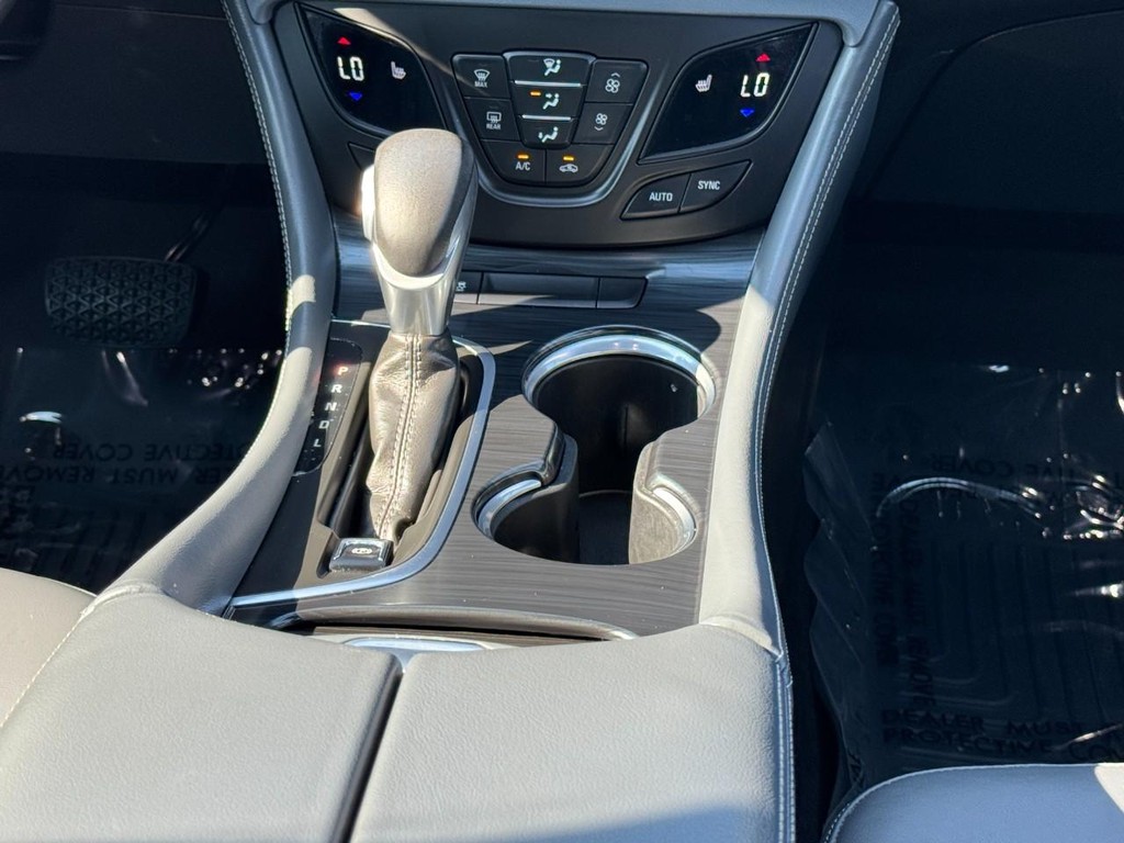 Buick Envision Vehicle Full-screen Gallery Image 14