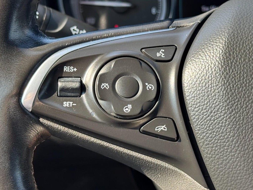 Buick Envision Vehicle Full-screen Gallery Image 17