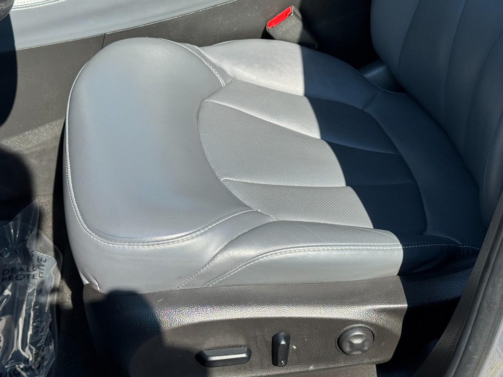 Buick Envision Vehicle Full-screen Gallery Image 23