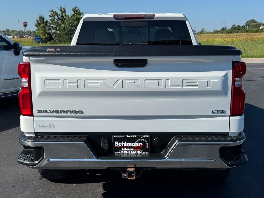 Chevrolet Silverado 1500 Vehicle Full-screen Gallery Image 04