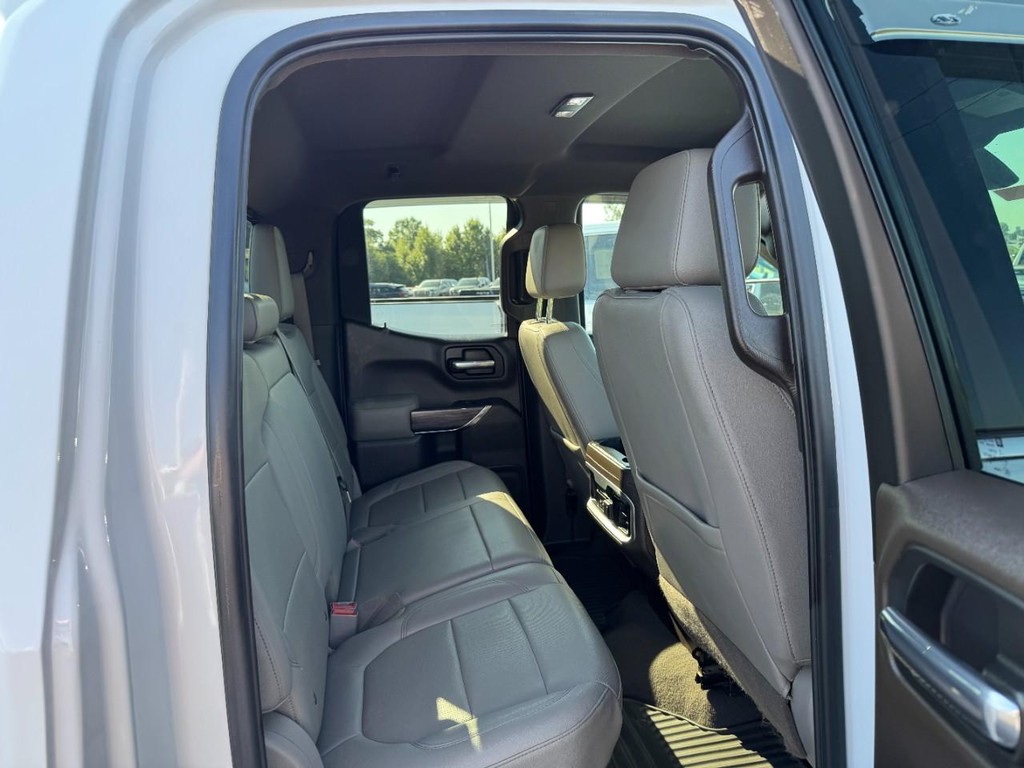 Chevrolet Silverado 1500 Vehicle Full-screen Gallery Image 10