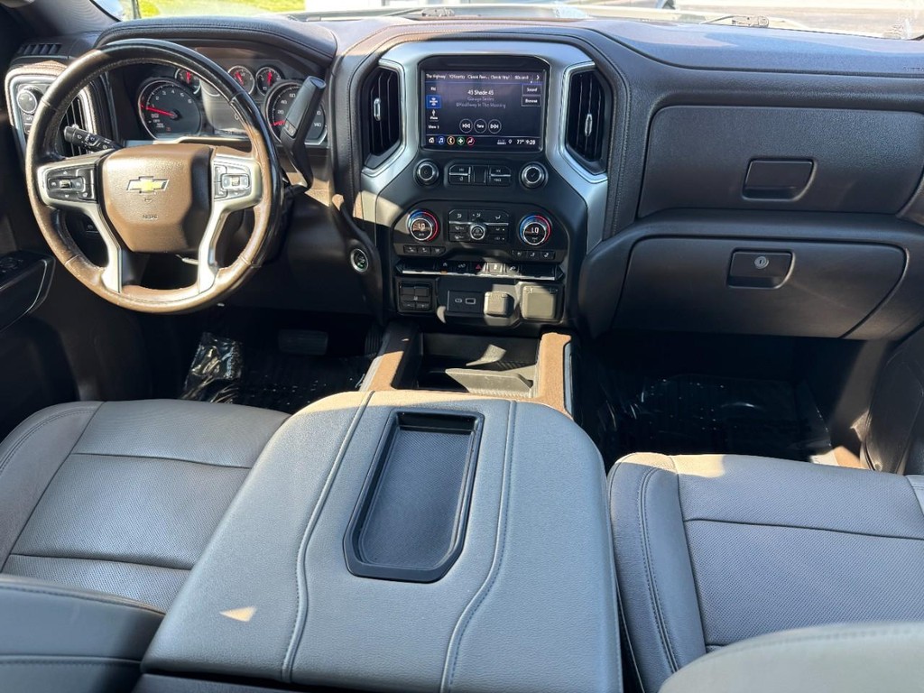 Chevrolet Silverado 1500 Vehicle Full-screen Gallery Image 11