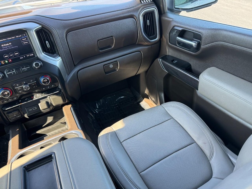 Chevrolet Silverado 1500 Vehicle Full-screen Gallery Image 15