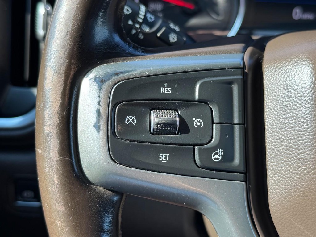 Chevrolet Silverado 1500 Vehicle Full-screen Gallery Image 17