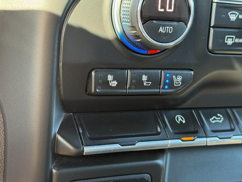 Chevrolet Silverado 1500 Vehicle Full-screen Gallery Image 20