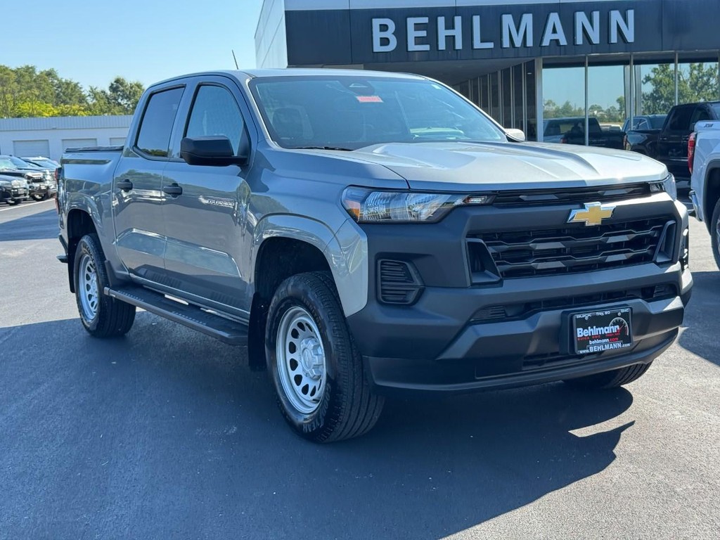 Chevrolet Colorado Vehicle Full-screen Gallery Image 02
