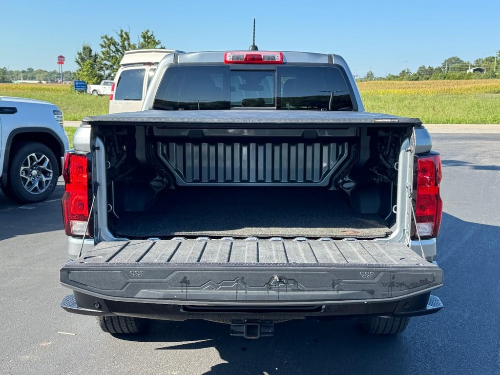 Chevrolet Colorado Vehicle Full-screen Gallery Image 05