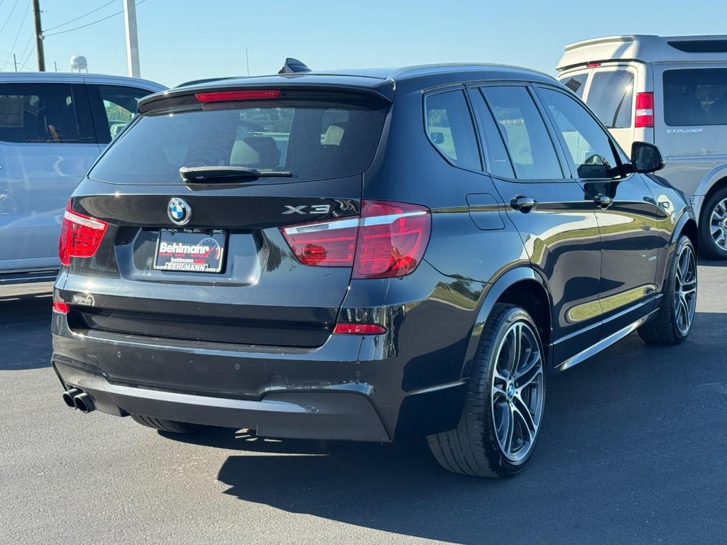 BMW X3 Vehicle Full-screen Gallery Image 03