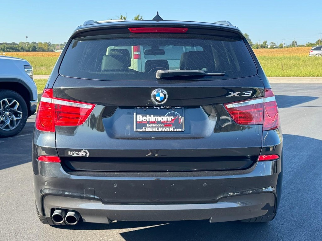 BMW X3 Vehicle Full-screen Gallery Image 04