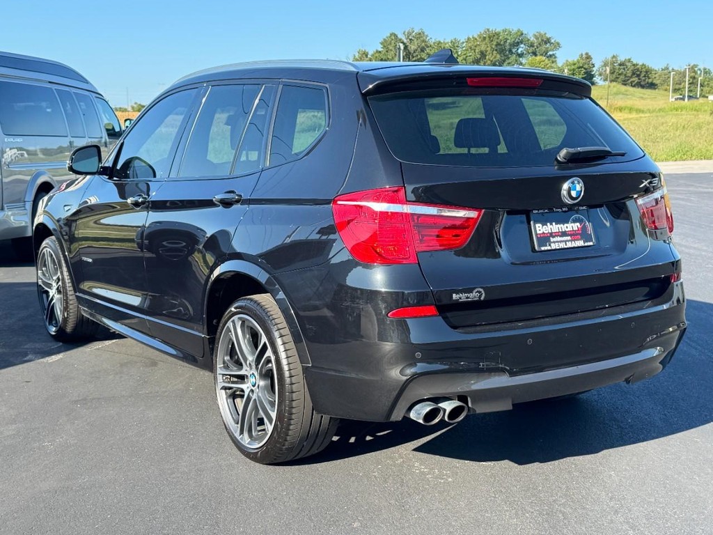 BMW X3 Vehicle Full-screen Gallery Image 06