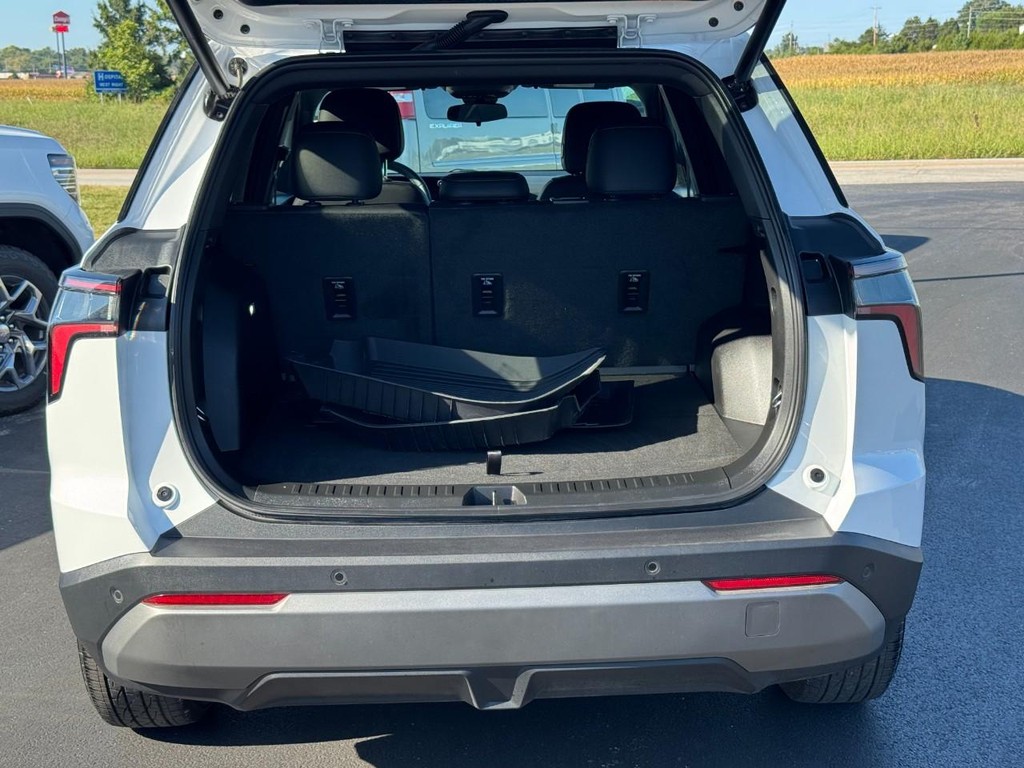 Chevrolet Equinox Vehicle Full-screen Gallery Image 05