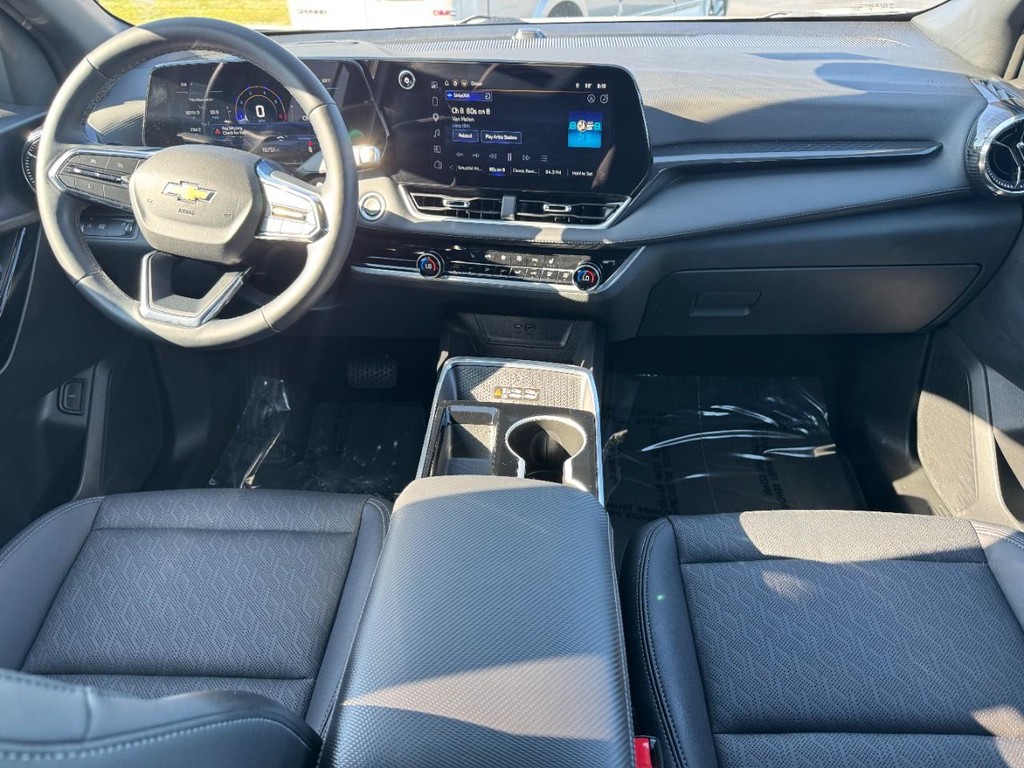 Chevrolet Equinox Vehicle Full-screen Gallery Image 11