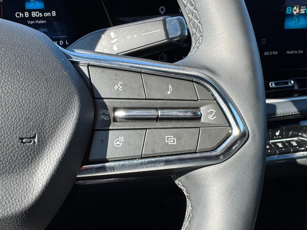 Chevrolet Equinox Vehicle Full-screen Gallery Image 17