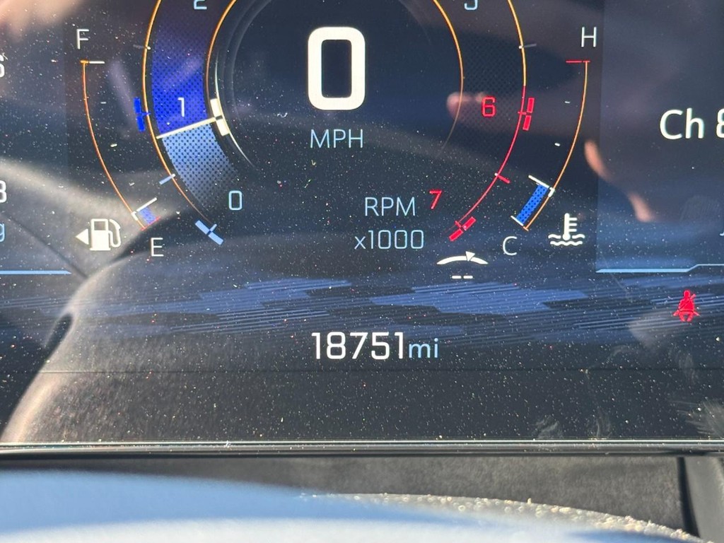 Chevrolet Equinox Vehicle Full-screen Gallery Image 18