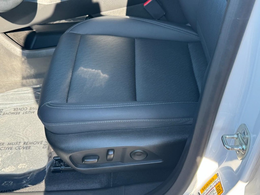 Chevrolet Equinox Vehicle Full-screen Gallery Image 23