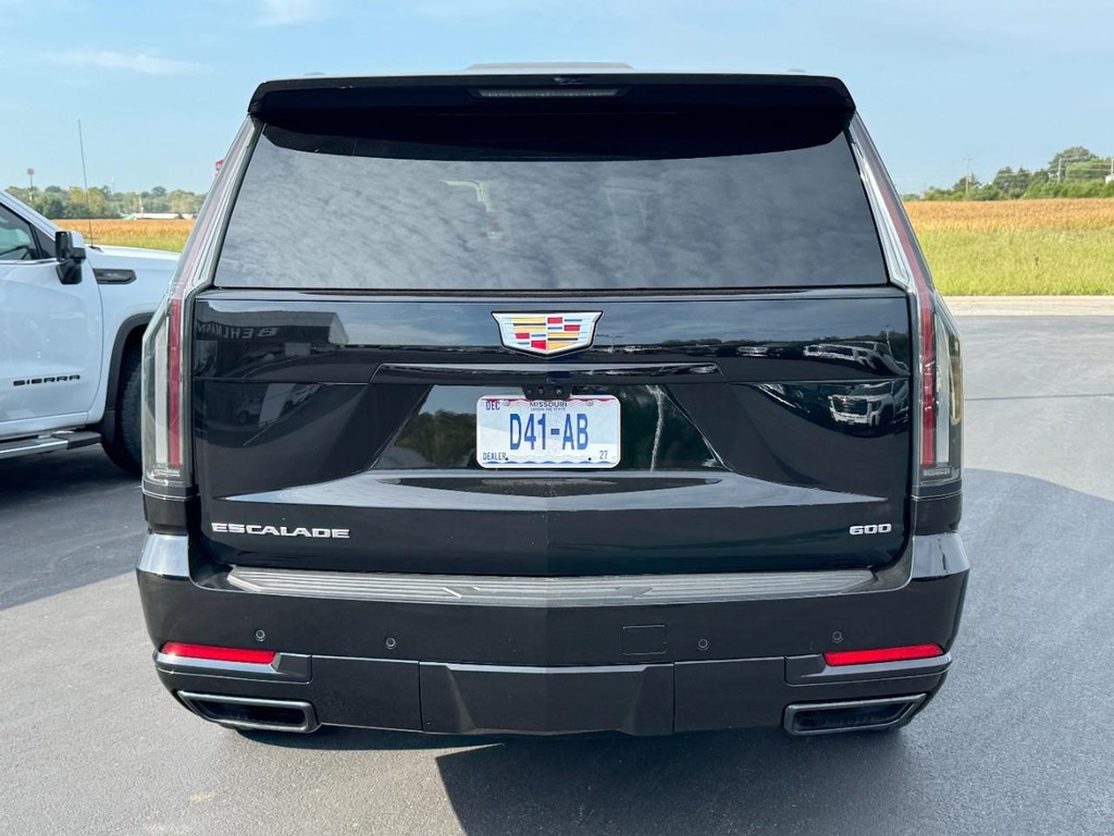Cadillac Escalade Vehicle Full-screen Gallery Image 04