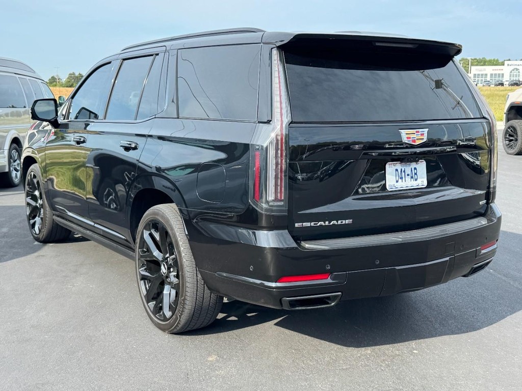 Cadillac Escalade Vehicle Full-screen Gallery Image 06